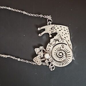 Snal pendant with mushrooms 🍄 and a stone